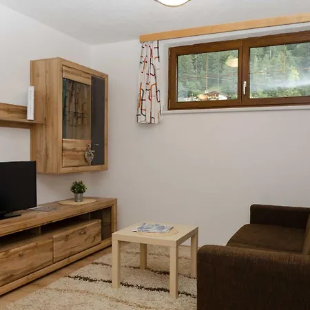 Haus Alpin Apartments Pettneu am Arlberg Exterior foto