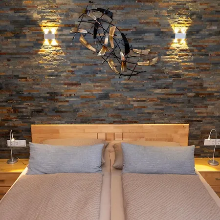 Haus Alpin Apartments Pettneu am Arlberg Exterior foto